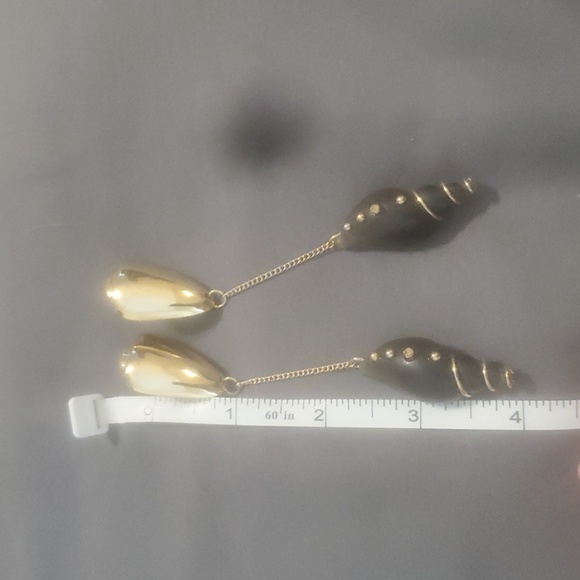 Shell earrings - Picture 4 of 4